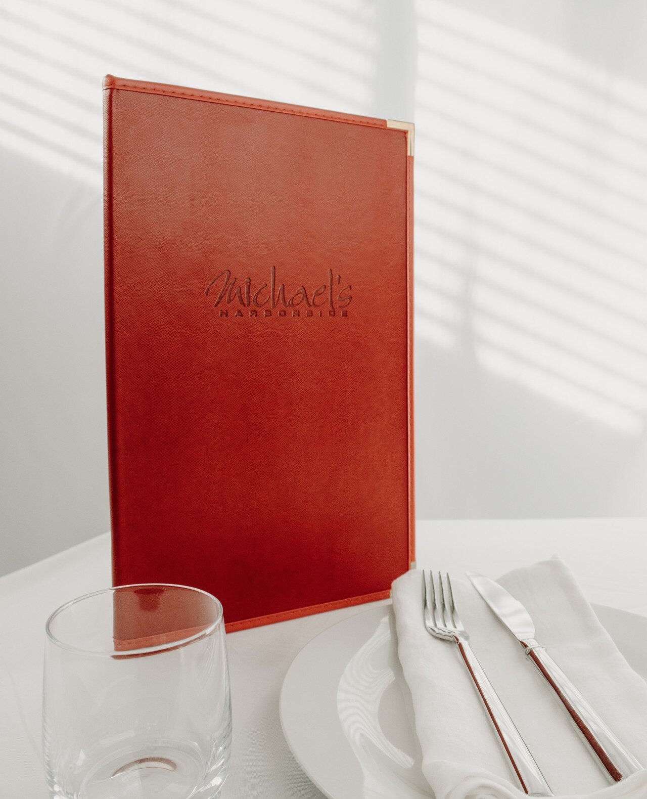 Transform the atmosphere of your restaurant by using Rio menu covers! These colorful, semi-gloss hardback covers feature a subtle reptilian pattern and will give you an avant-garde, modern look that is sure to invigorate your restaurant.⁠
-⁠
⁠
⁠
#cof