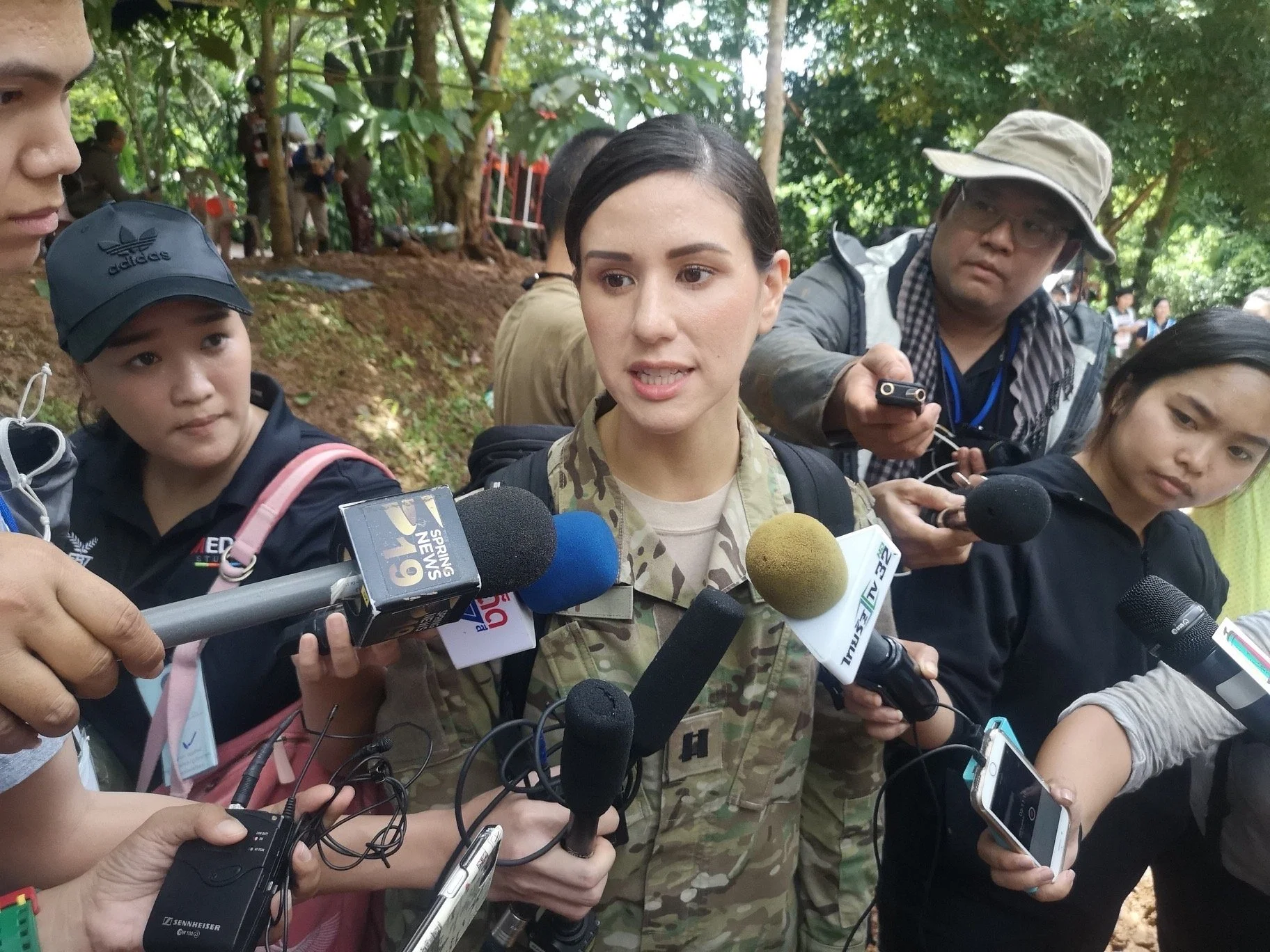 Jessica Tait speaks with international reporters during the 2018 Tham Luang Cave Rescue in Thailand.