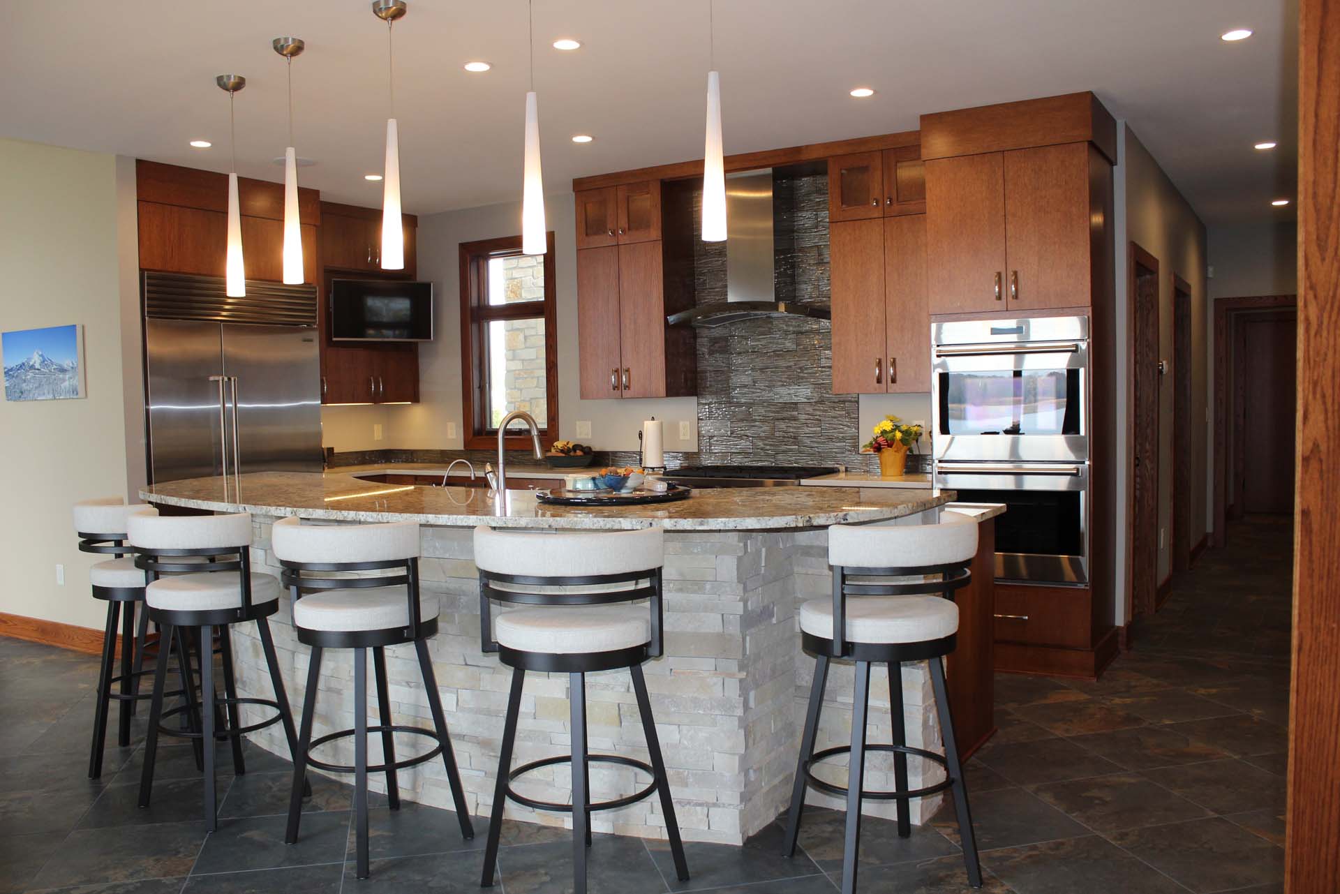 RMH_Golden_Lake_Contemporary_Kitchen2.jpg