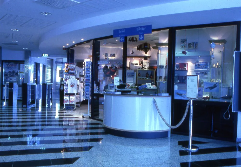 Resepsjonen med museumsbutikk