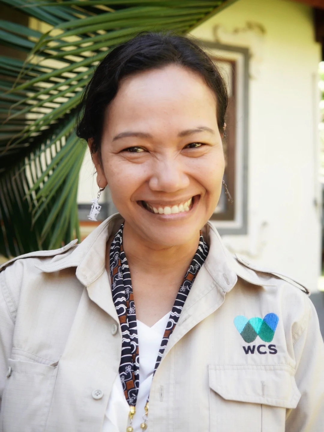 Shinta Trilestari Pardede / Reef Fish Biologist, Wildlife Conservation Society - Indonesia Shinta has worked with WCS as a Reef Fish Biologist since 2003. She manages field surveys and the science components of various projects, and holds a Divemaster certification from NAUI. She received a MA in Biology from Boston University, where she focused on the genetics of Indonesian reef fish.