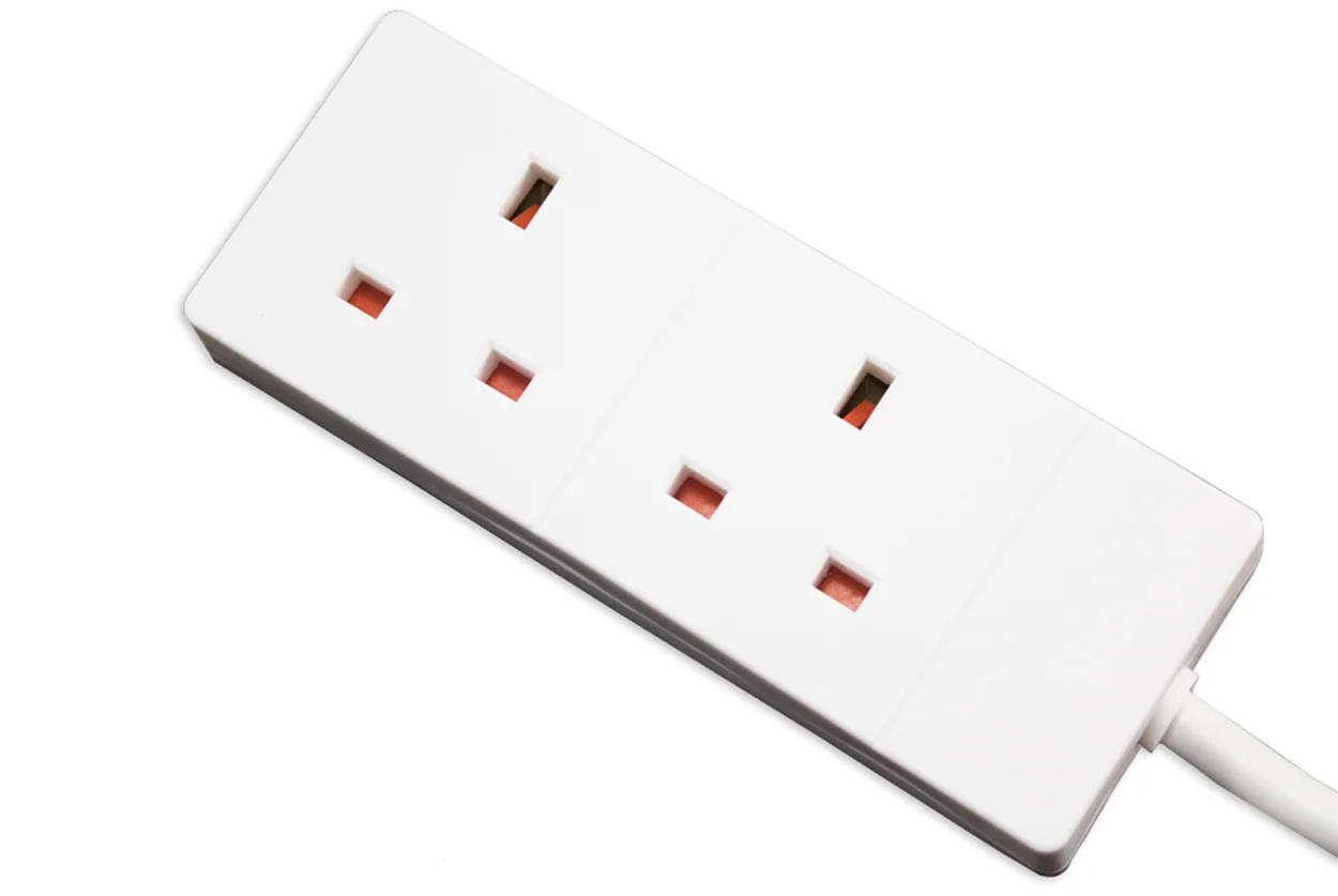 2 way extension socket 13amp plug (retail packed).jpg