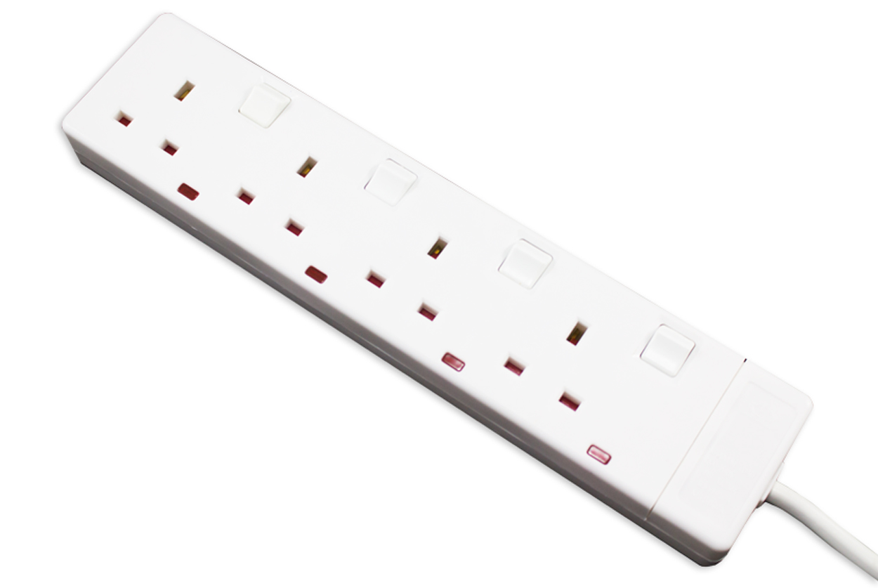 4-way-extension-socket-individual-switches-13amp-plug-(retail-packed).jpg