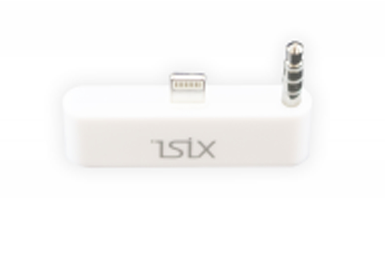 iSix---Lightning-adaptor---30-pin-socket--8-pin-adaptor,-audio-sync-&-charge.jpg