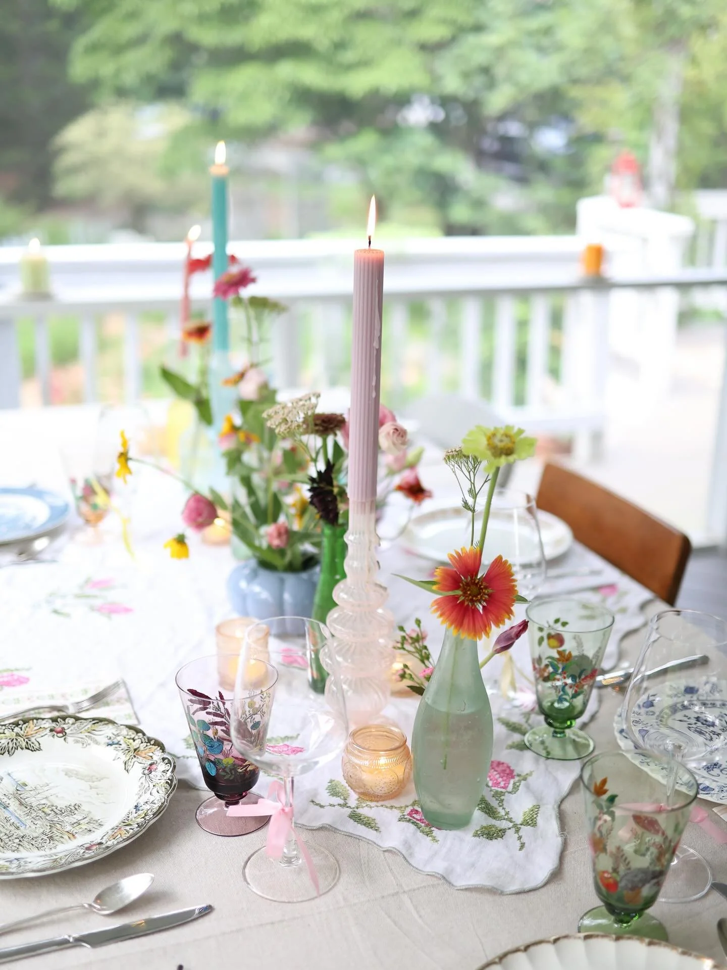 years of thrifting vintage plates and candles came in clutch for moms dinner!!🌸🍽️🕯️🍭💛 forever grateful for the moms I get to do life with through our school family!!