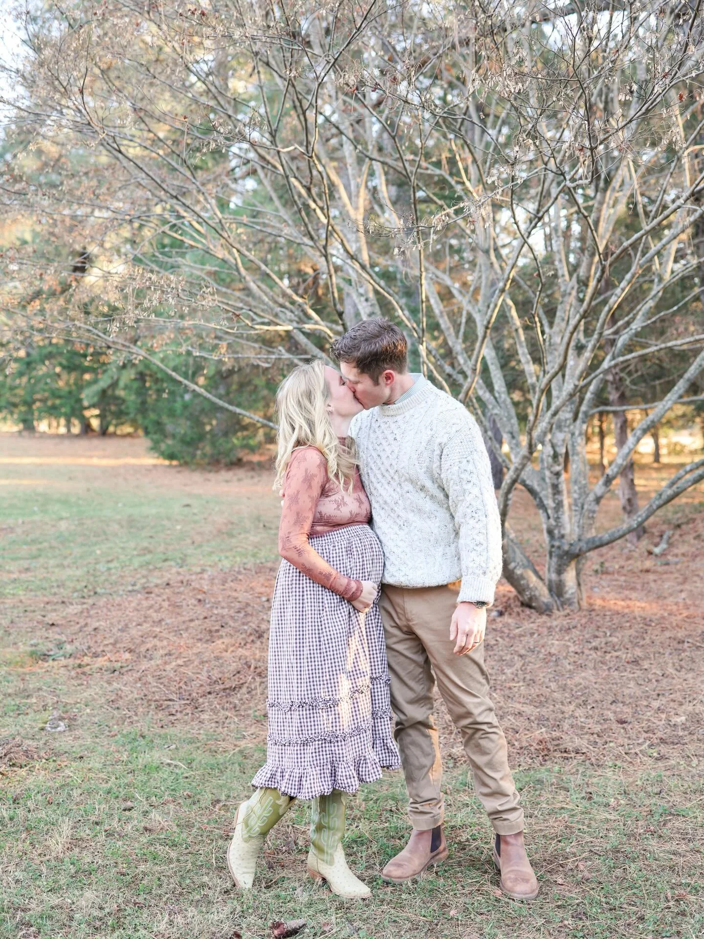 merry christmas!! we&rsquo;re having another baby!!💃