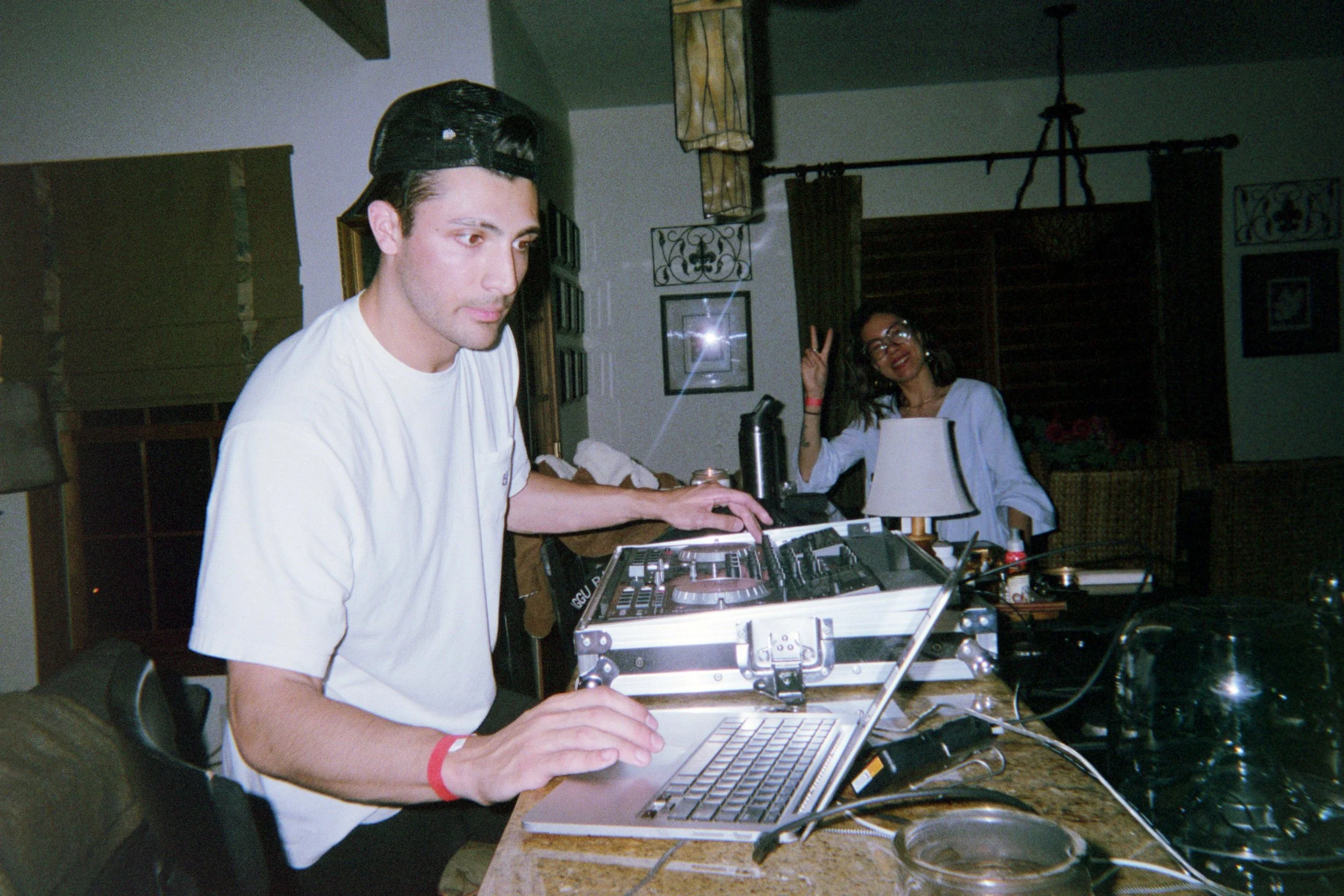 018_08a.jpg