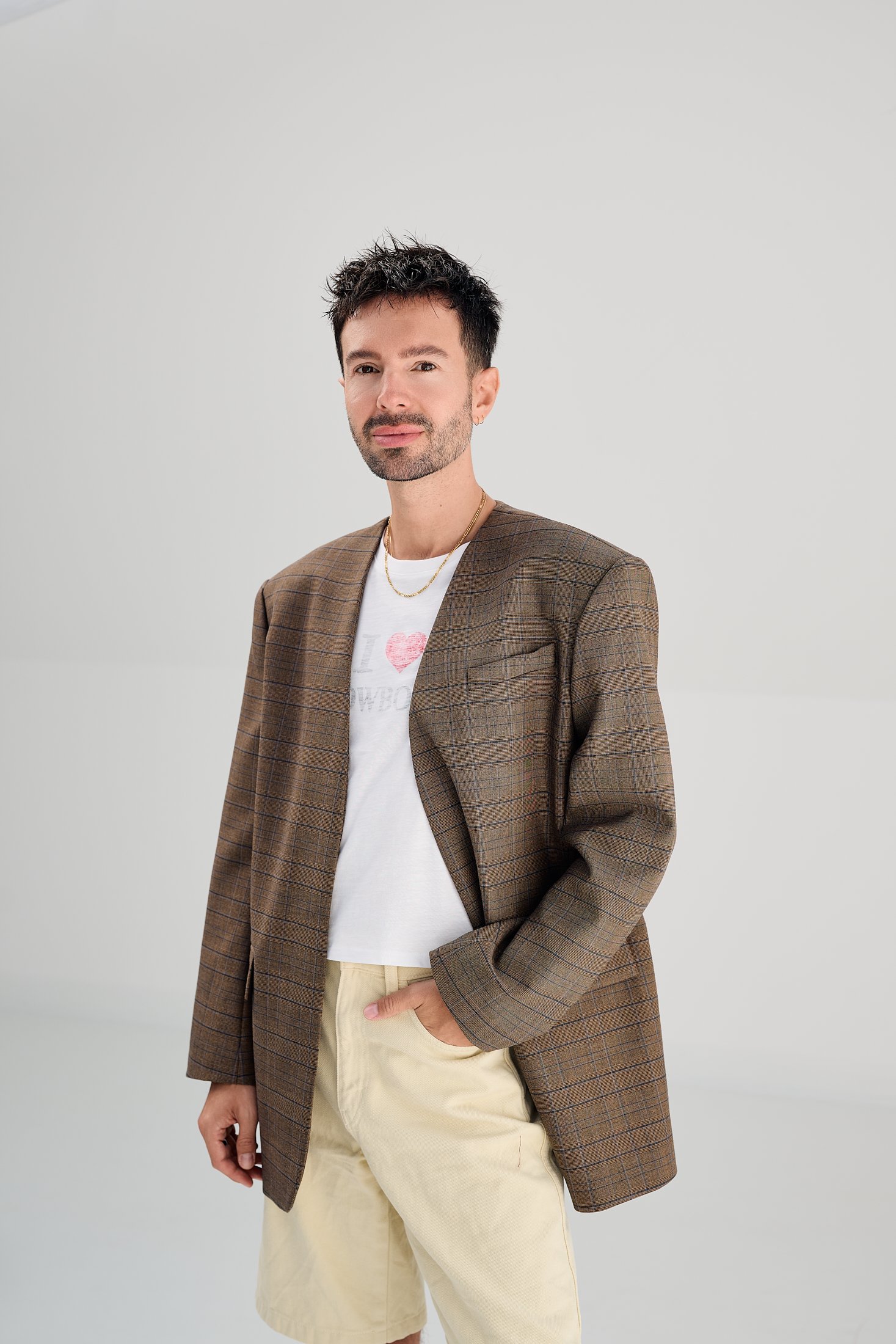 Portait of stylist Mio Paternoss.