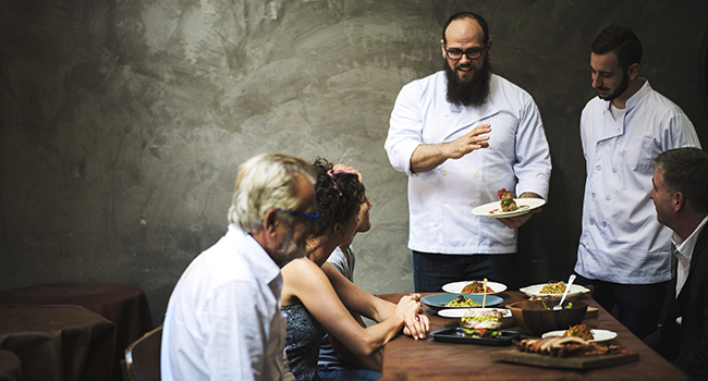 What to say to your hospitality team in pre-shift meetings_650x350.png