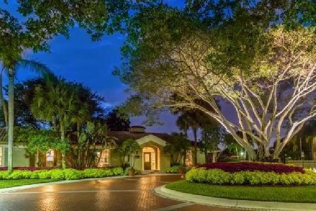 Mizner Court road