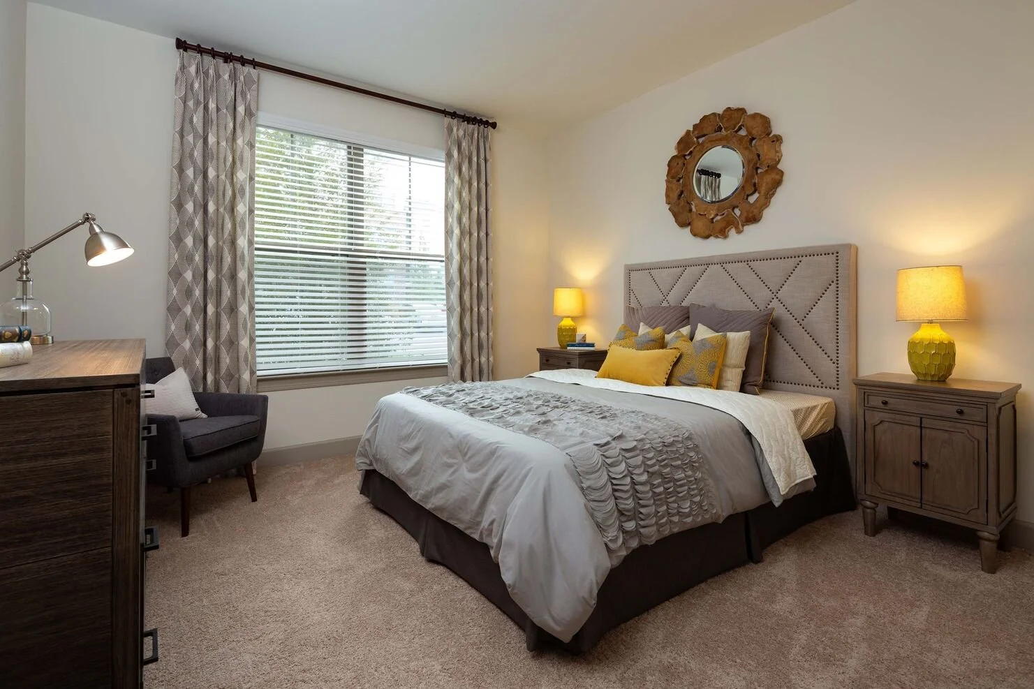 One Metro Center bedroom