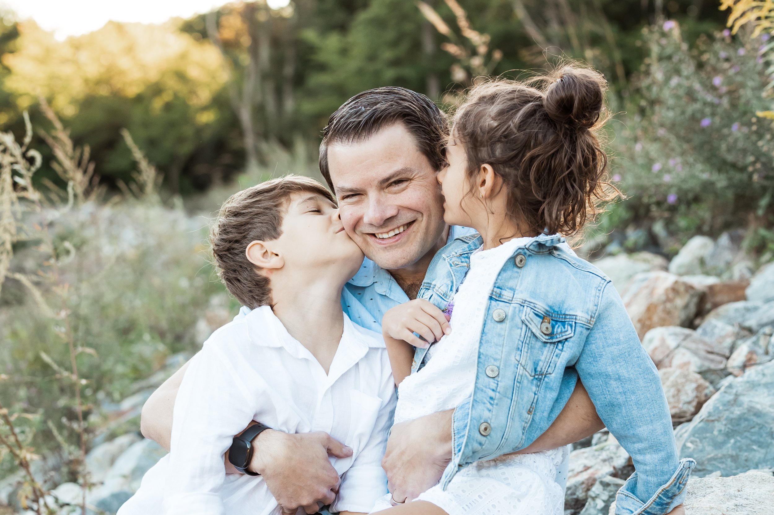 outdoor family portrait with dad and kids