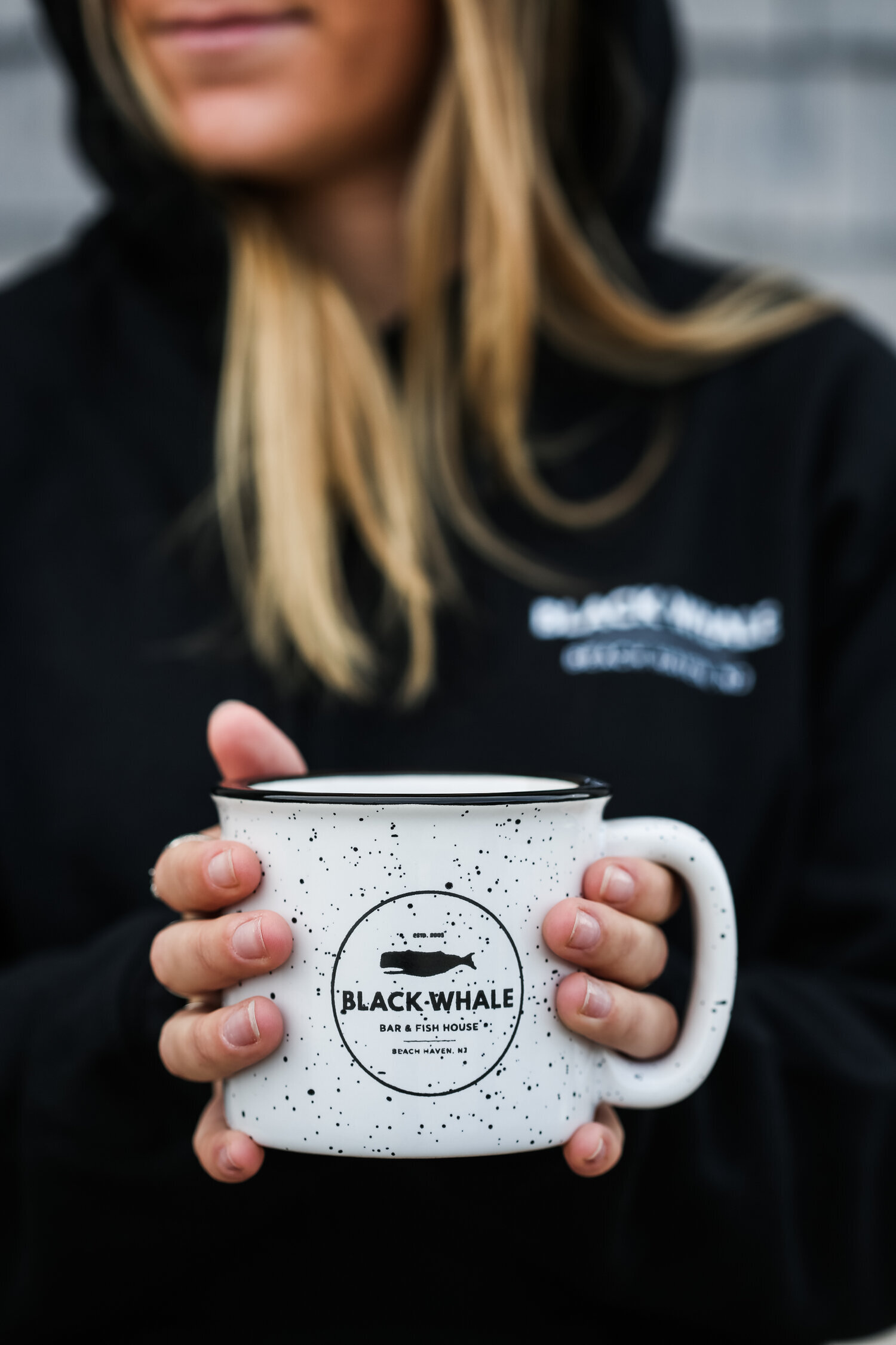 BLACK WHALE MUG