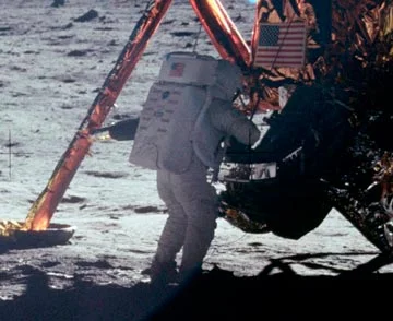 History-Armstrong-on-Moon.jpg