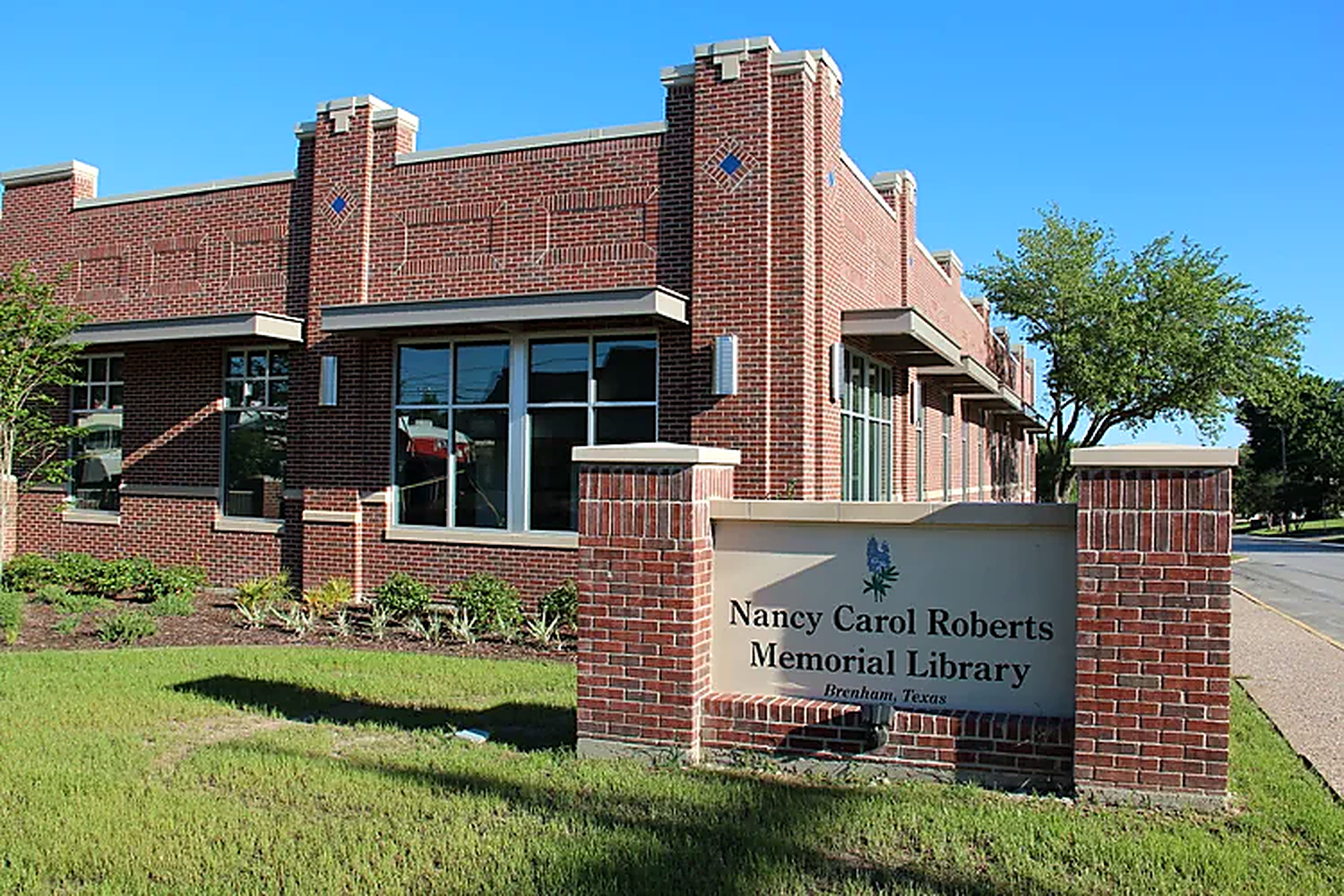 Nancy Carol Roberts Memorial Library, Brenham, TX