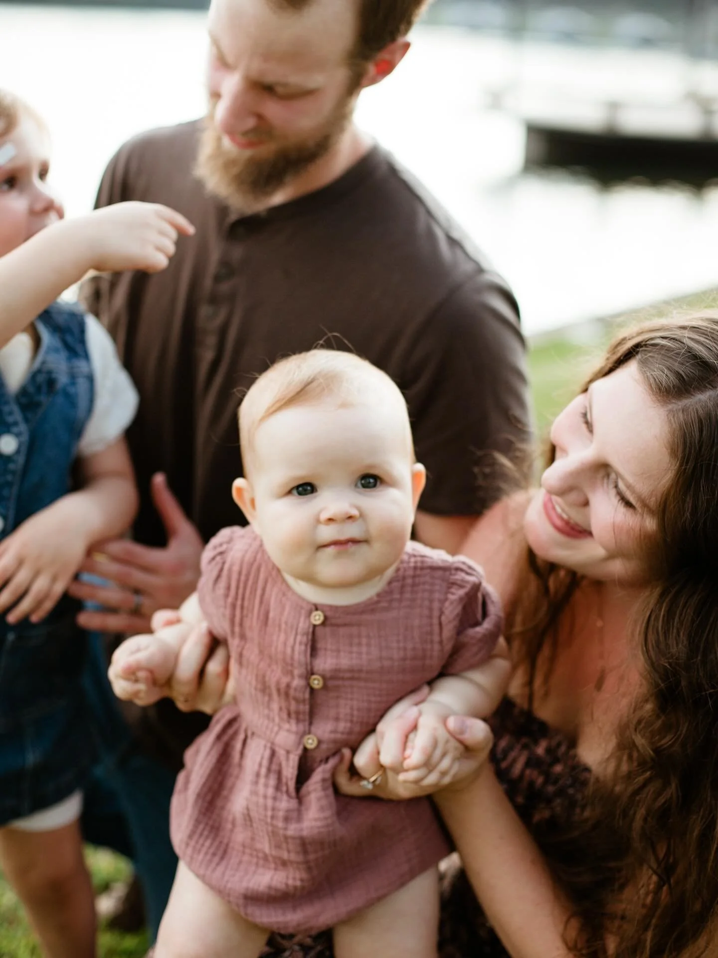 Ahhh my family! 9 years ago Matt and I got married in our favorite little park and a few weeks ago we took our girls there to fish on the lake. Such a surreal feeling 🤍 

Moments before @rachelevansphoto pulled in to start our photos, Flora had a ru