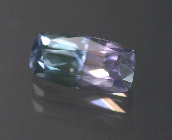 1.06 ct. Bi-Color Apatite