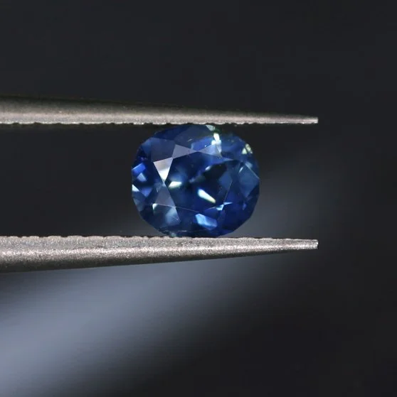 0.41 ct. Blue French Sapphire