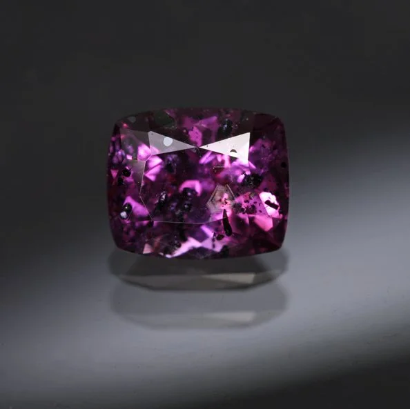 1.15 ct. Magenta Sapphire with Jardin