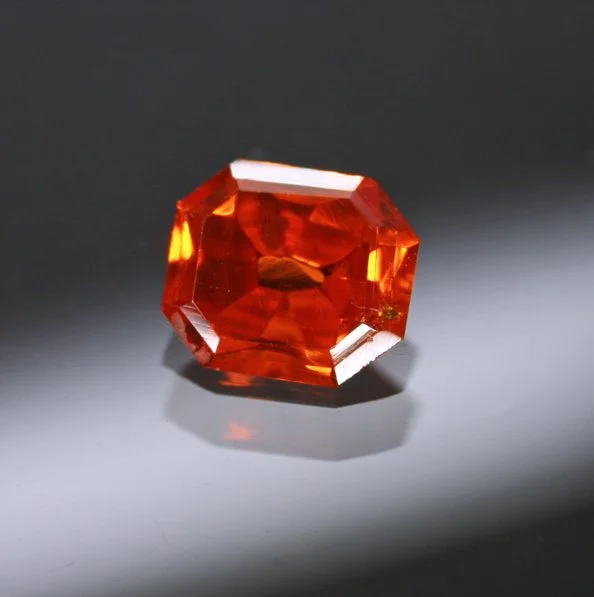 1.25 ct. Arizona Red Cloud Wulfenite