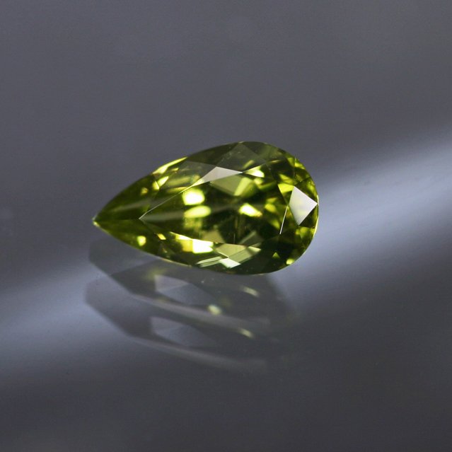 PallasitePeridot0.79ctPearIII.jpg