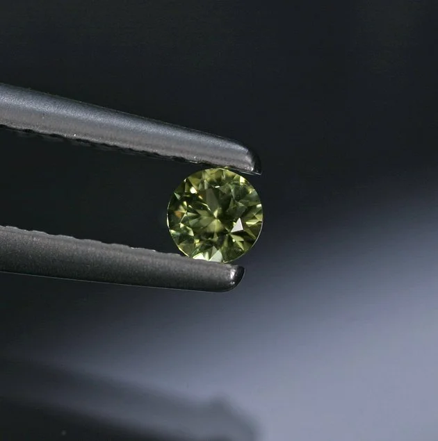 PallasitePeridot0.11ct.jpg