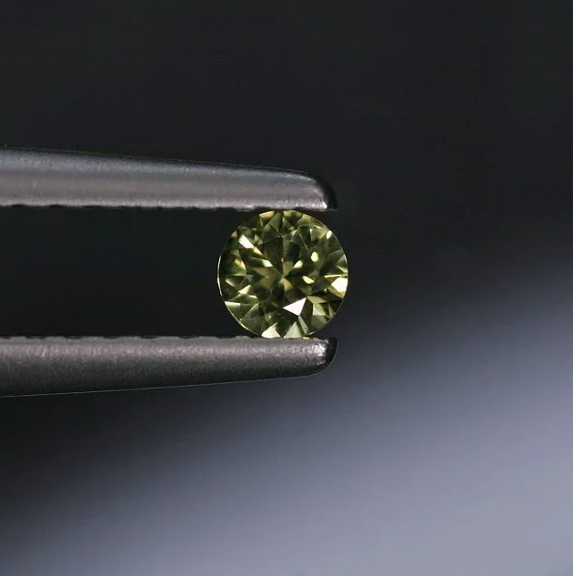 PallasitePeridot0.11ctIV.jpg