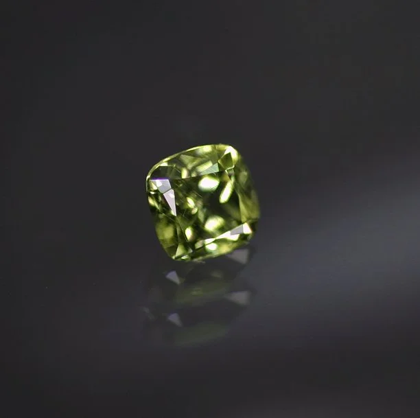 PallasitePeridot0.26cushionII.jpg
