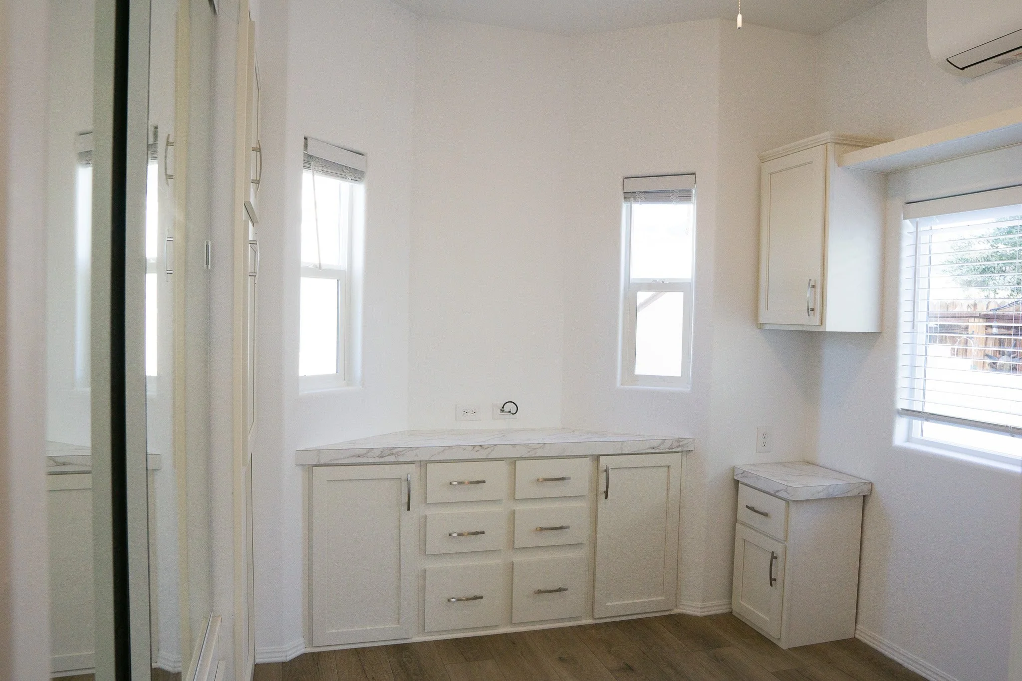892-bedroom.jpg