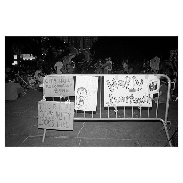 City Hall Autonomous Zone, New York City, June 25, 2020. Kodak Tri-X 400 #35mm
.
.
.
.
.
#blm #acab #justiceforgeorgefloyd #justiceforahmaud #justiceforbreonnataylor #minoltacle #revolt_nyc #analogphotography #occupycityhall #kodaklosers #aintbadmaga