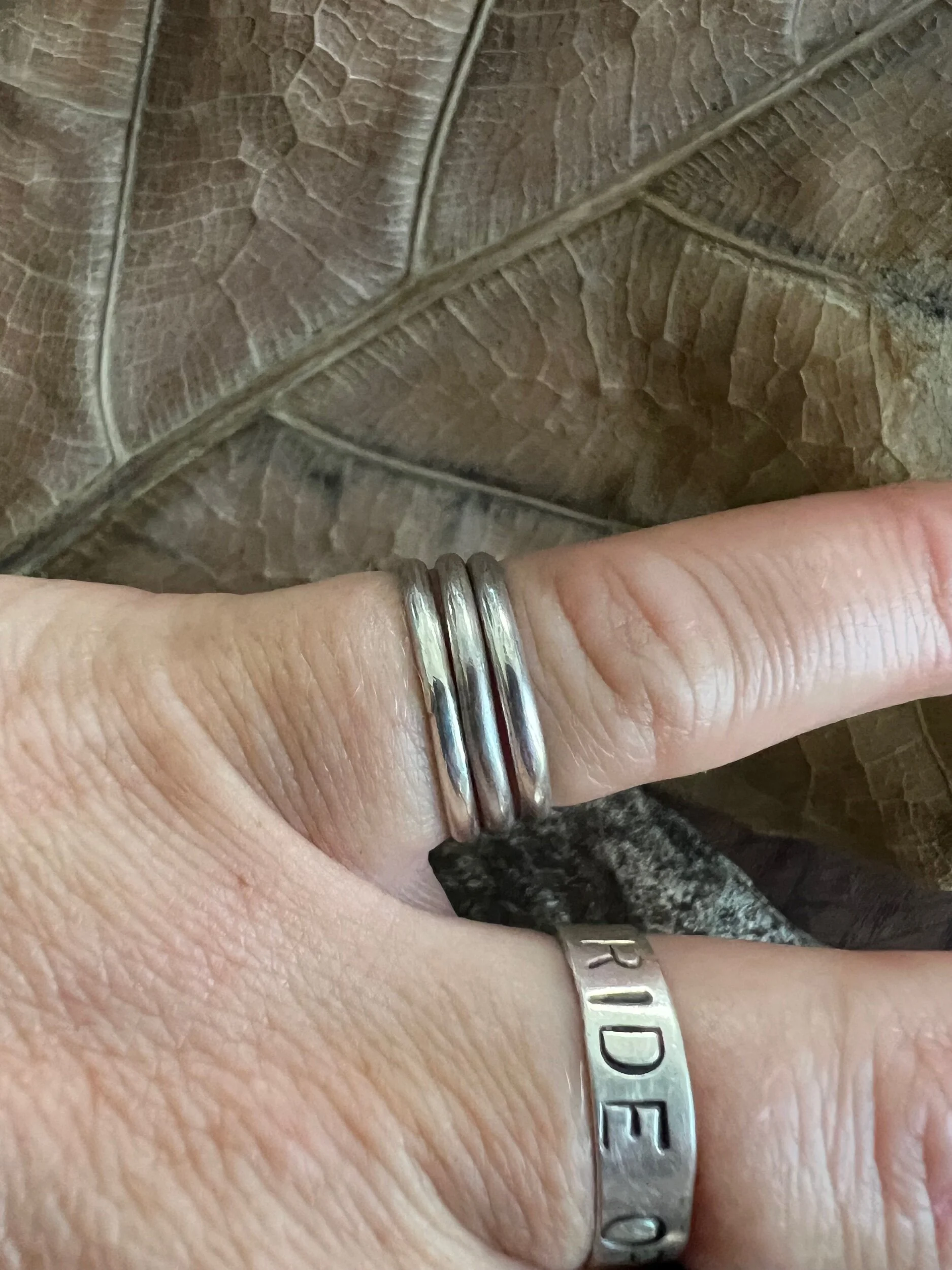 D2066E32-3FE1-403C-94CF-E1618438E5EB