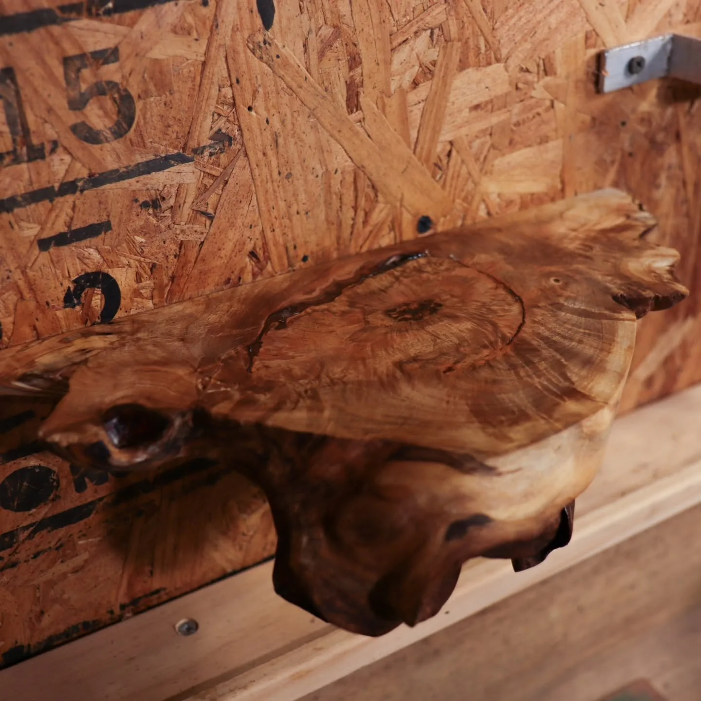 Because having the fanciest shelf for a utility space is important. And my brother's been living too high with his laundry shelf... @je.r.emy.gransden #spaltedmaple #mapleburl