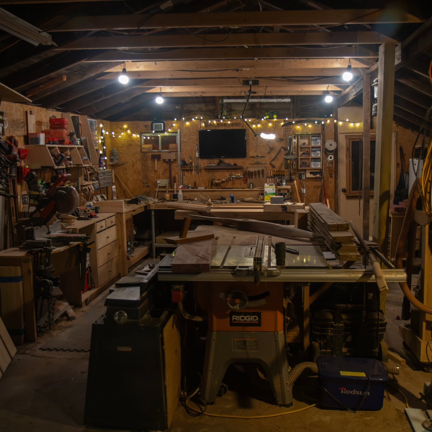 Nice evening making tapered squares into tapered octagons. Next I'll need a scorp. #woodworking
