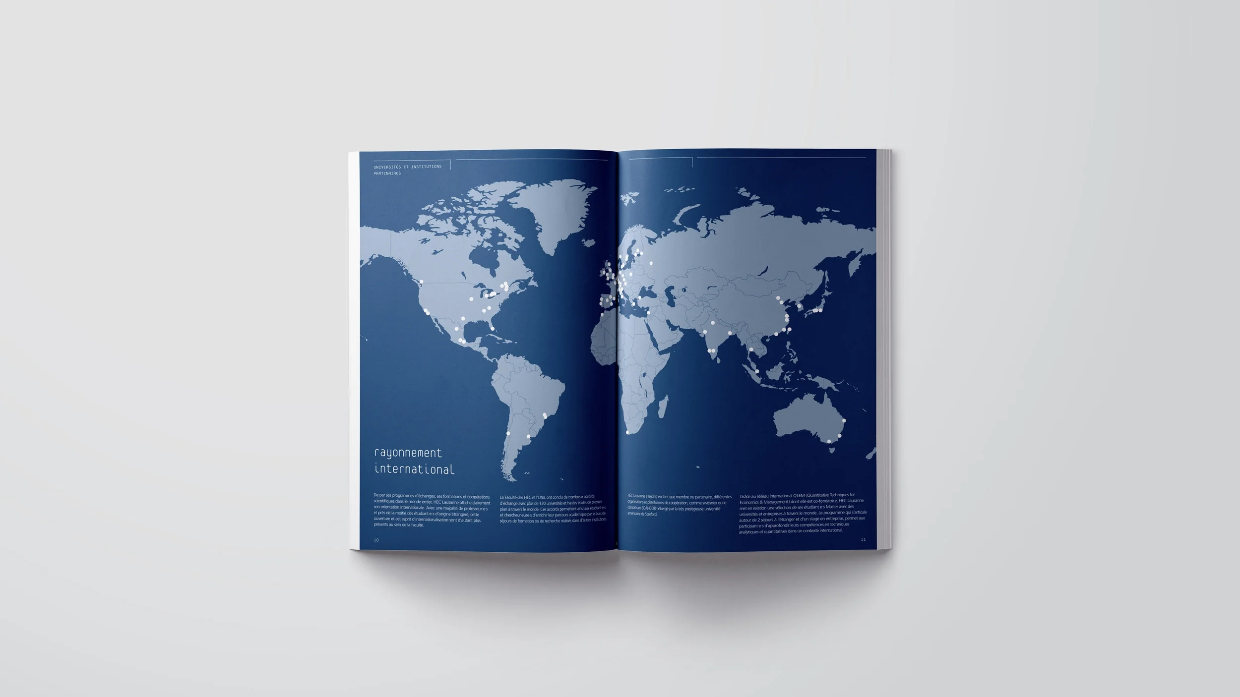 création brochure.jpg