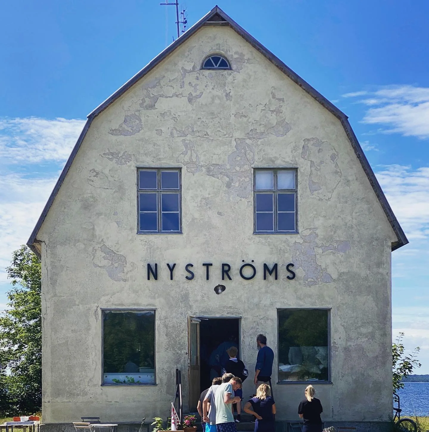 Havet suger, dags f&ouml;r kanelbulle ☀️