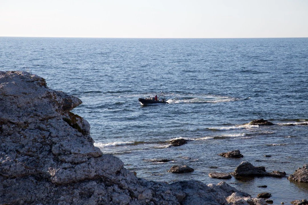 Med Gotland RIB f&aring;r du se vackra F&aring;r&ouml; fr&aring;n havet. ⠀
⠀
⠀
#gotlandrib #gotland #f&aring;r&ouml; #visby #sudersand #bungen&auml;s #f&aring;r&ouml;sund #gotlandstips