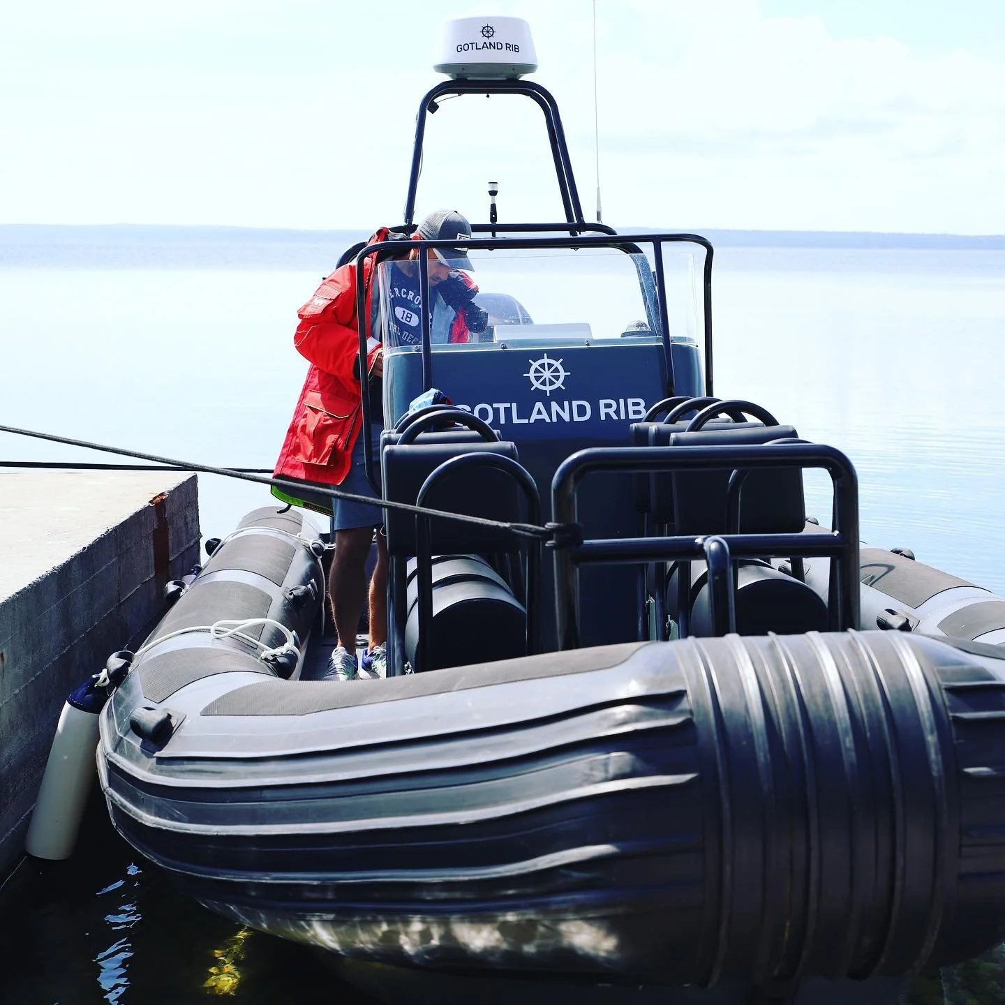 Dra ihop n&aring;gra kompisar och ta en eftermiddag p&aring; havet - Raukar, bad, s&auml;lar, restauranger och adrenalin💦☀️