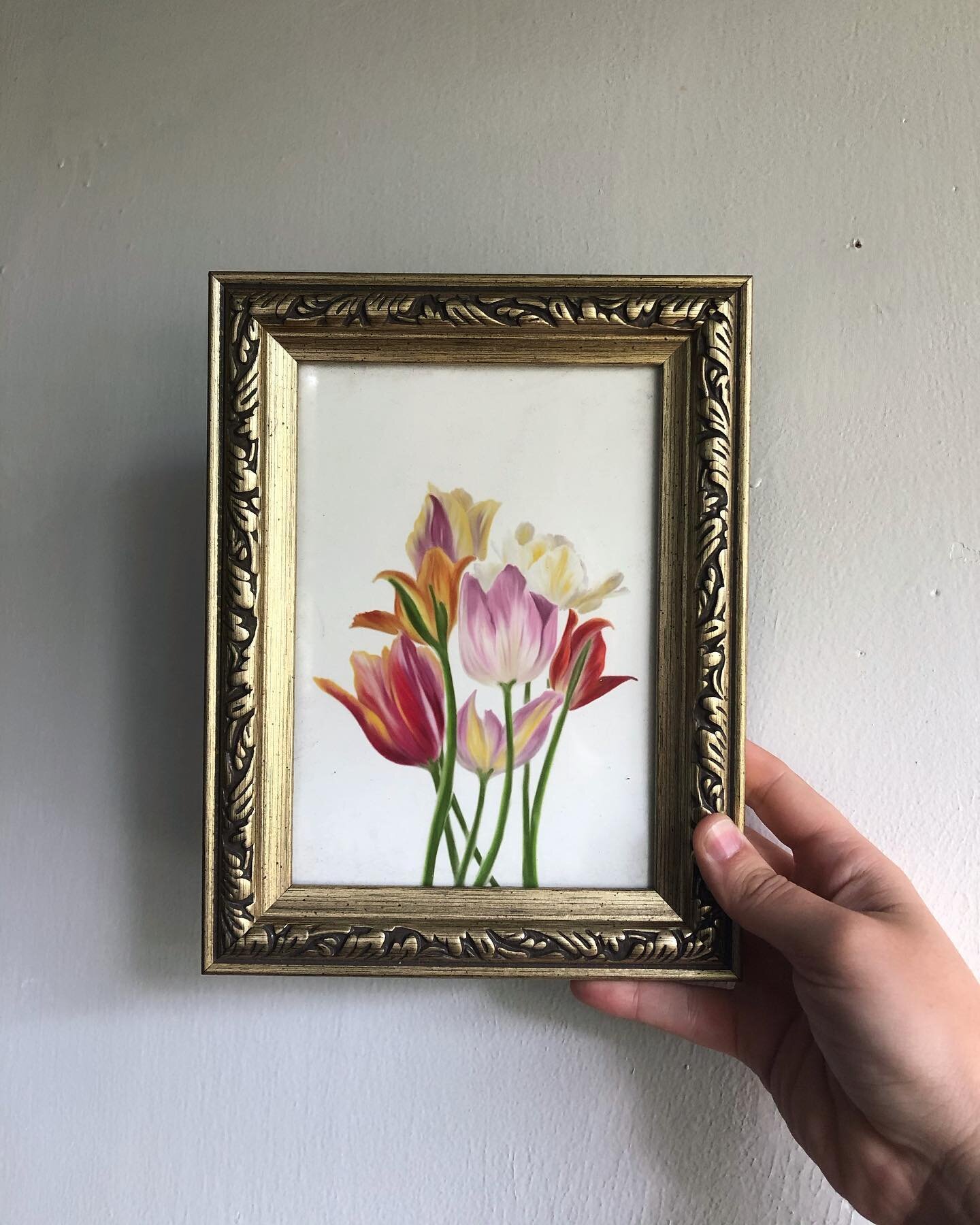 So obsessed with this! 😍

@shoptotallytaylored got this print from me at the Farmers Market on Saturday and popped it in this gorgeous frame to give as a gift! These flowers really bloom with a gold frame! ❤️
