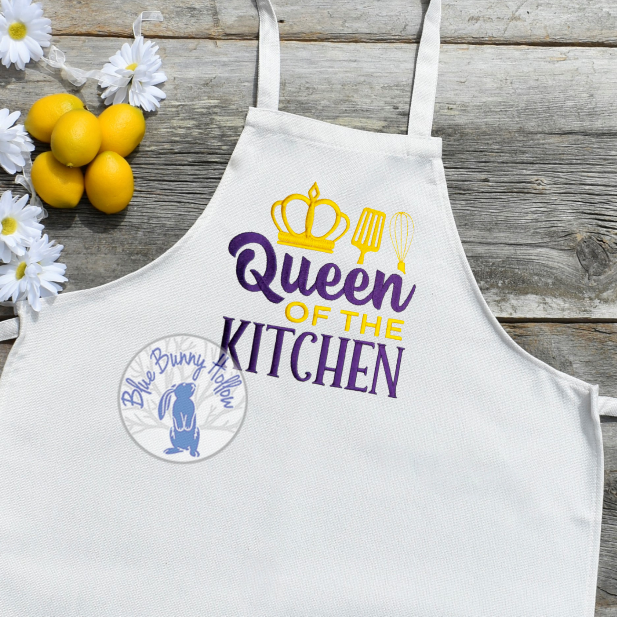 Cute kitchen embroidery design for aprons and towels.