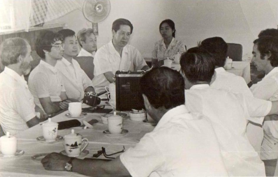 11 Beijing TCM Hospital first class of international students 1981.jpg