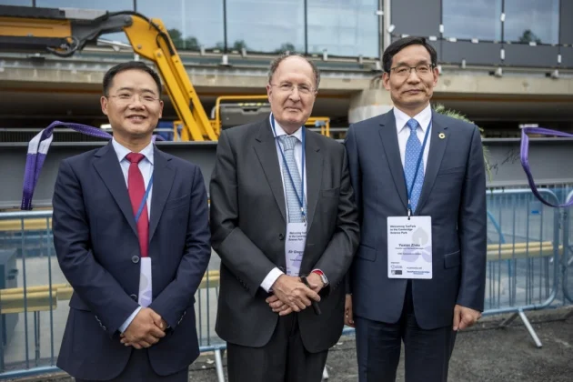 At the Bio-Innovation Centre topping-out ceremony on the Science Park are, from left, Jiwu Wang, chairman of Tus-Holdings, master of Trinity College Sir Gregory Winter and Yuxian Zhou, CEO and Board Member of CNIC Corporation Limited. Picture: Keith Heppell