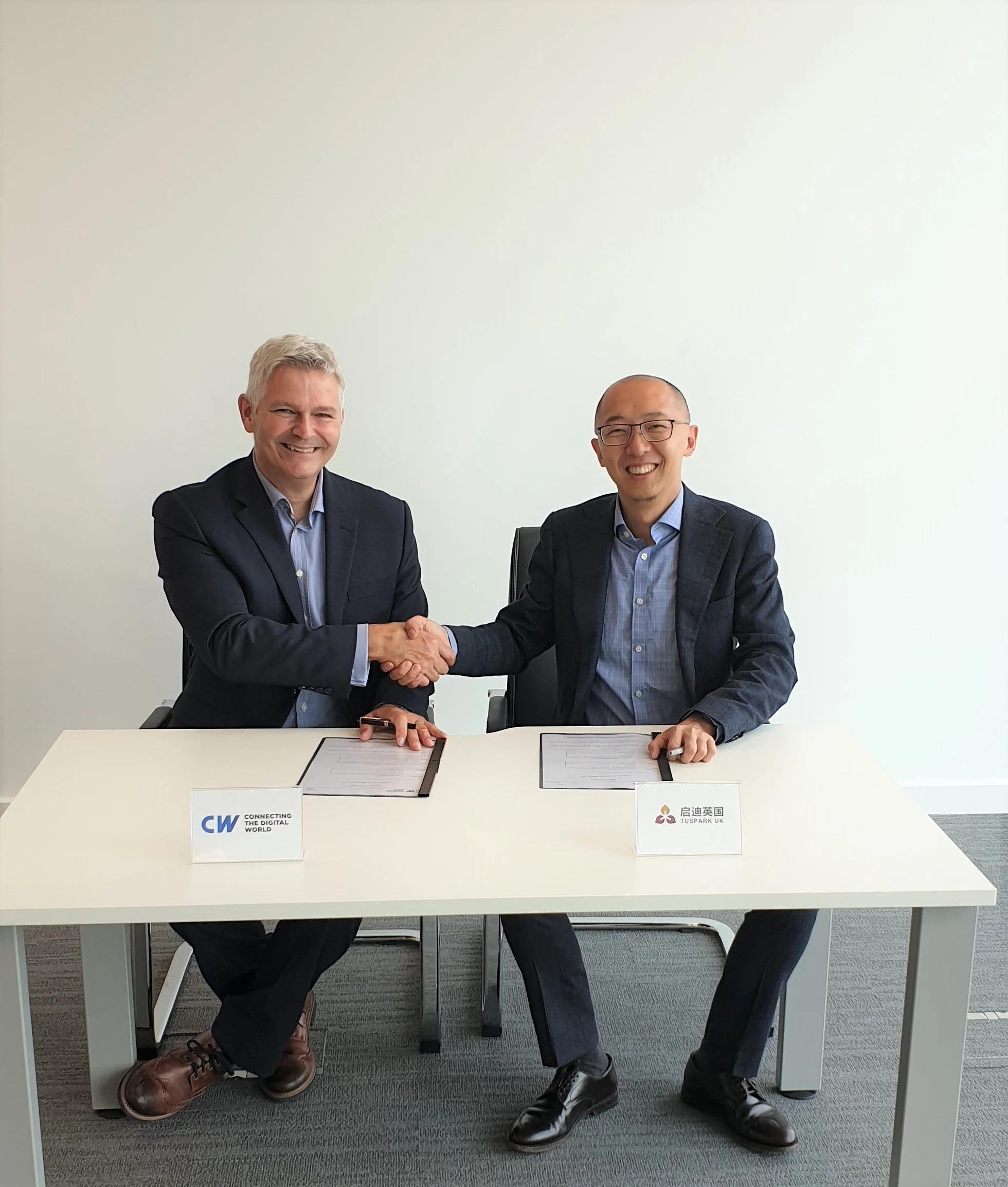 CW CEO Simon Mead & TusPark UK President Kevin Lin