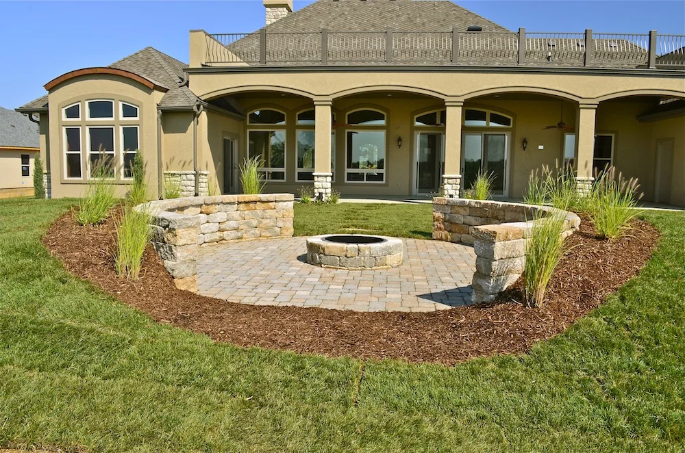 hardscape-patio-fire-pit.jpg