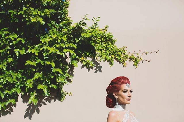 Chiara photographed moments before she first saw her husband to be, Brian, at the Four Seasons in Scottsdale. .
.
.
.
#azwedding #azweddingphotographer #fourseasons #fourseasonsscottsdalewedding #fourseasonswedding #signatureeventsaz #danymizrachi #d