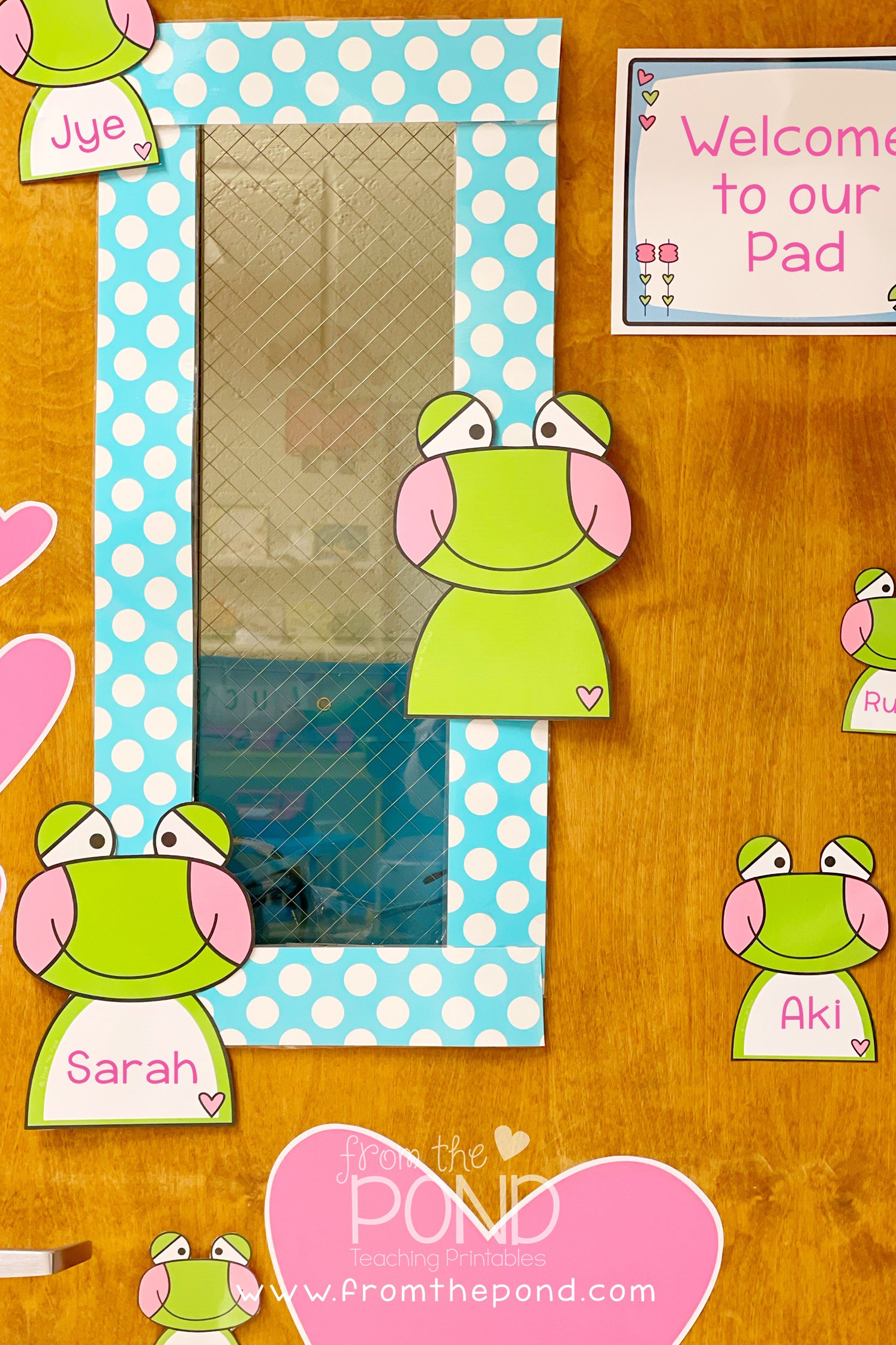 frog door display