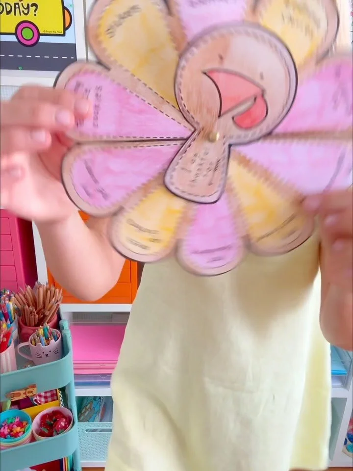 10 feathers, 10 things to be thankful for, and one adorable spinning turkey! 🦃🍂

This sweet little Thanksgiving craft just landed in my store!