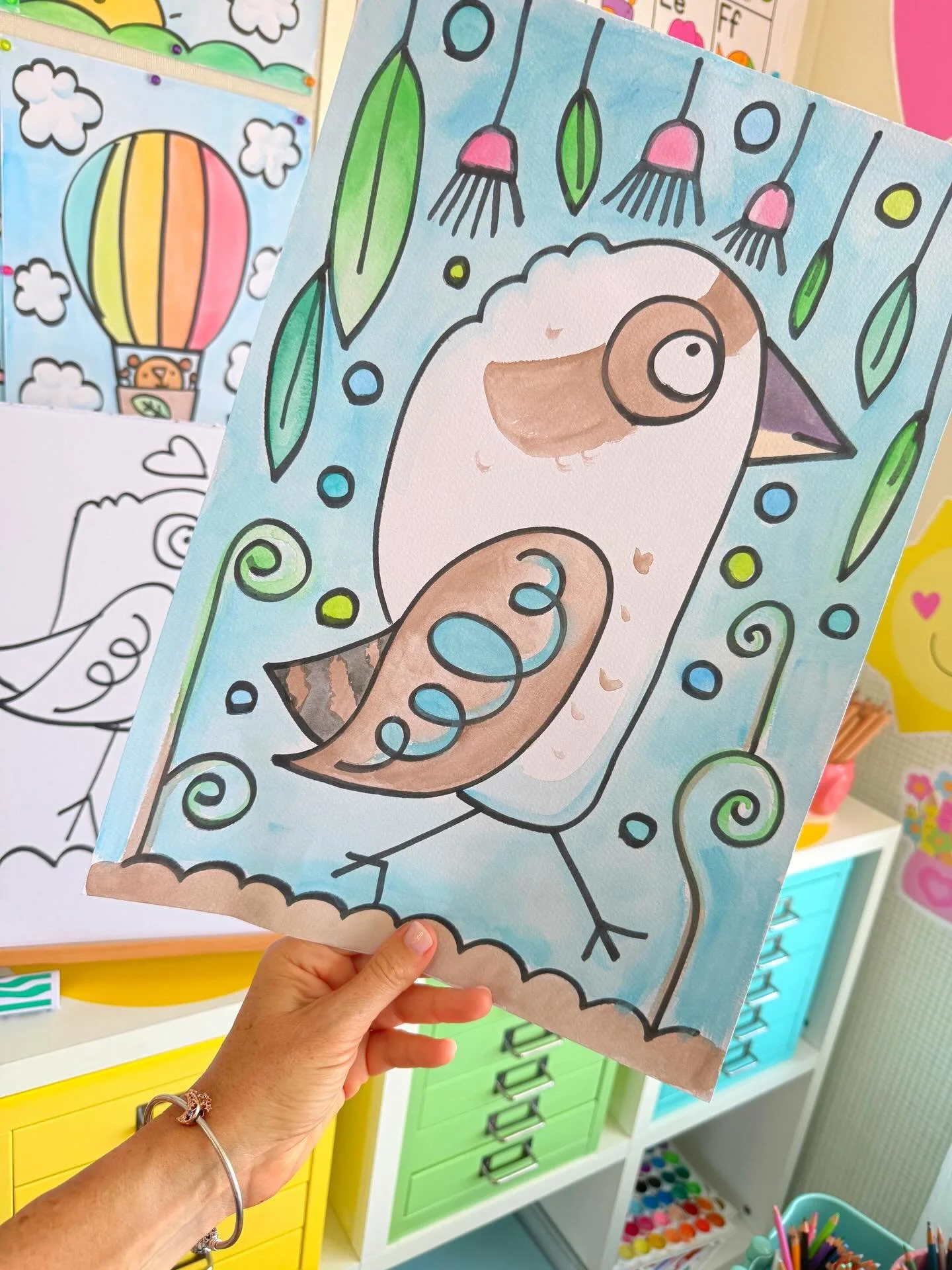 Did you see the newsletter? 🐦✨

Here&rsquo;s the Kookaburra walking drawing page in action &mdash; brought to life step by step on big art paper!

You can draw along on the page I shared, or go big and draw on large paper, then slowly build up layer
