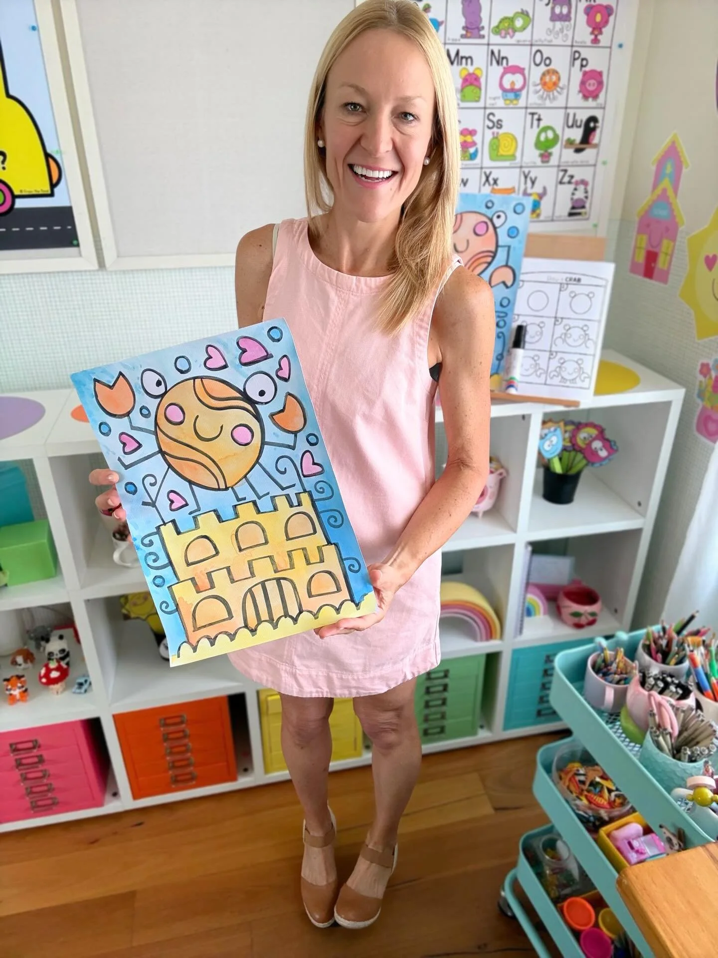 Sandy Claws left you a surprise! 🦀✨

There&rsquo;s a brand-new project in my Start with a Circle Directed Drawing pack!

Start with a simple circle and follow along as you add extra details&mdash;like a sandcastle and warm, glowing flame patterns. T