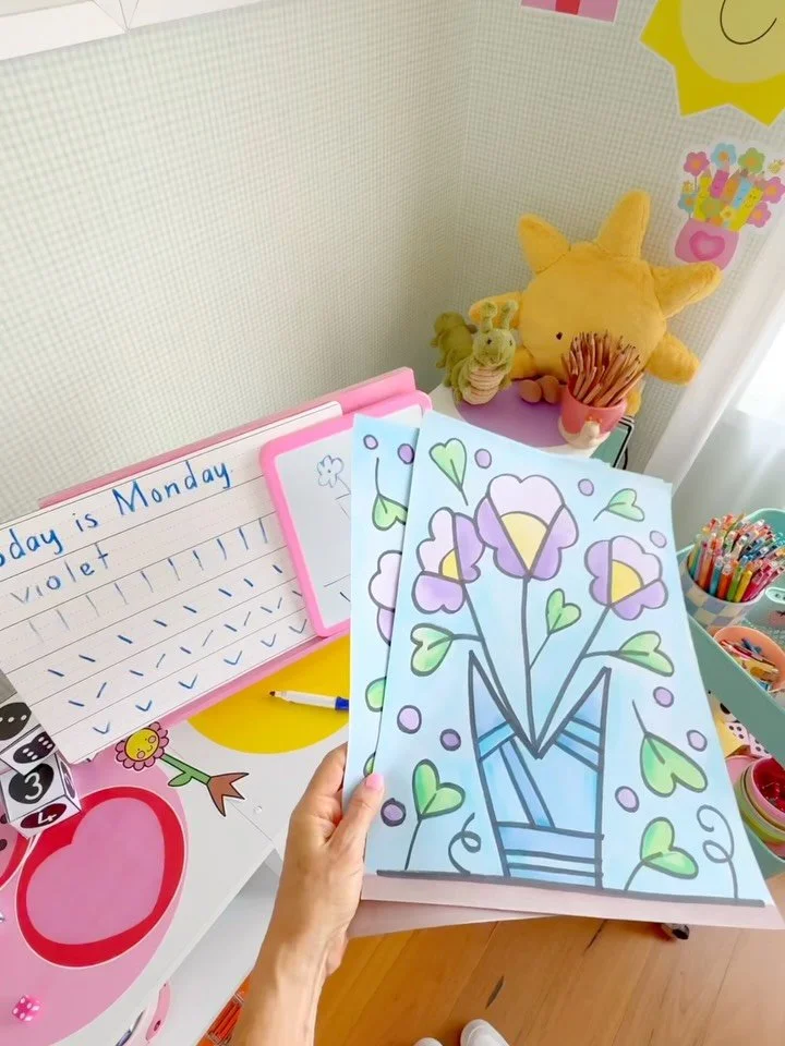 A little violet love just dropped today 💜🌼
 I&rsquo;ve added a Vase of Violets drawing to Directed Drawing Fun Bundle 2 in my TPT store!

We start with an upper and lowercase letter V&hellip; and off we go from there ✏️
 So simple, so engaging, and