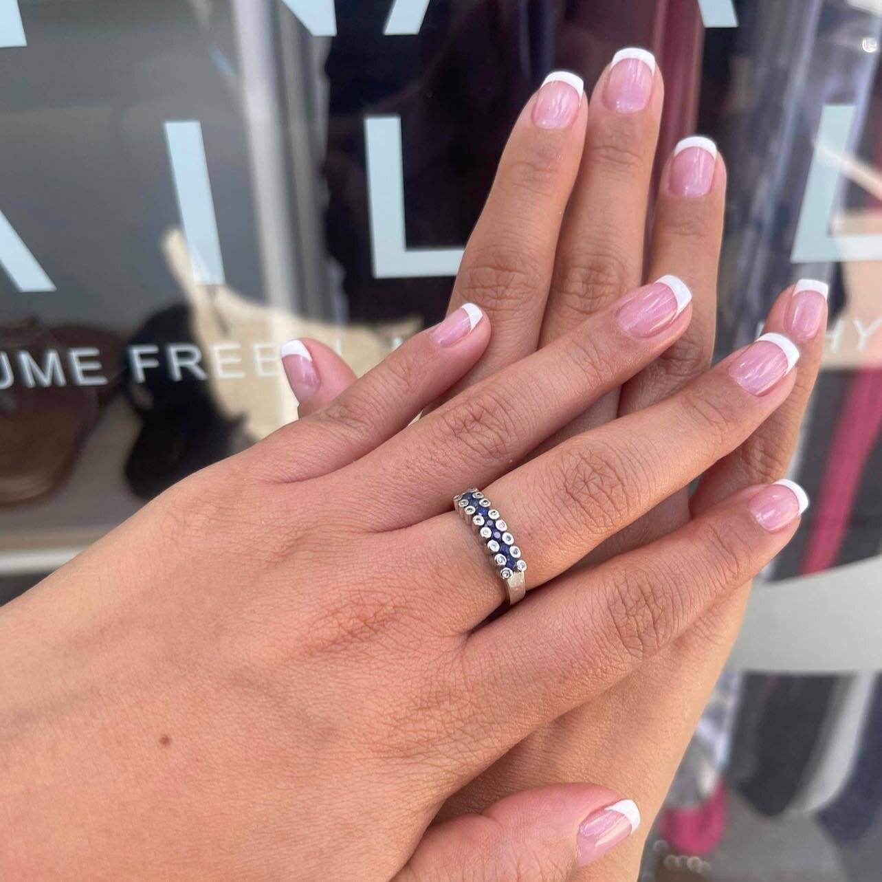 you can never go wrong with a classic french 🇫🇷🥖
:Gel Mani + Classic French Art add on:
🚫Fume Free
🚫Dust Free
🚫No drilling on the natural nail 
🚫Fast and Easy Soak Off 
🐰Cruelty Free 
🌱Vegan Friendly 
📆2 Week &ldquo;no chip&rdquo; guarantee